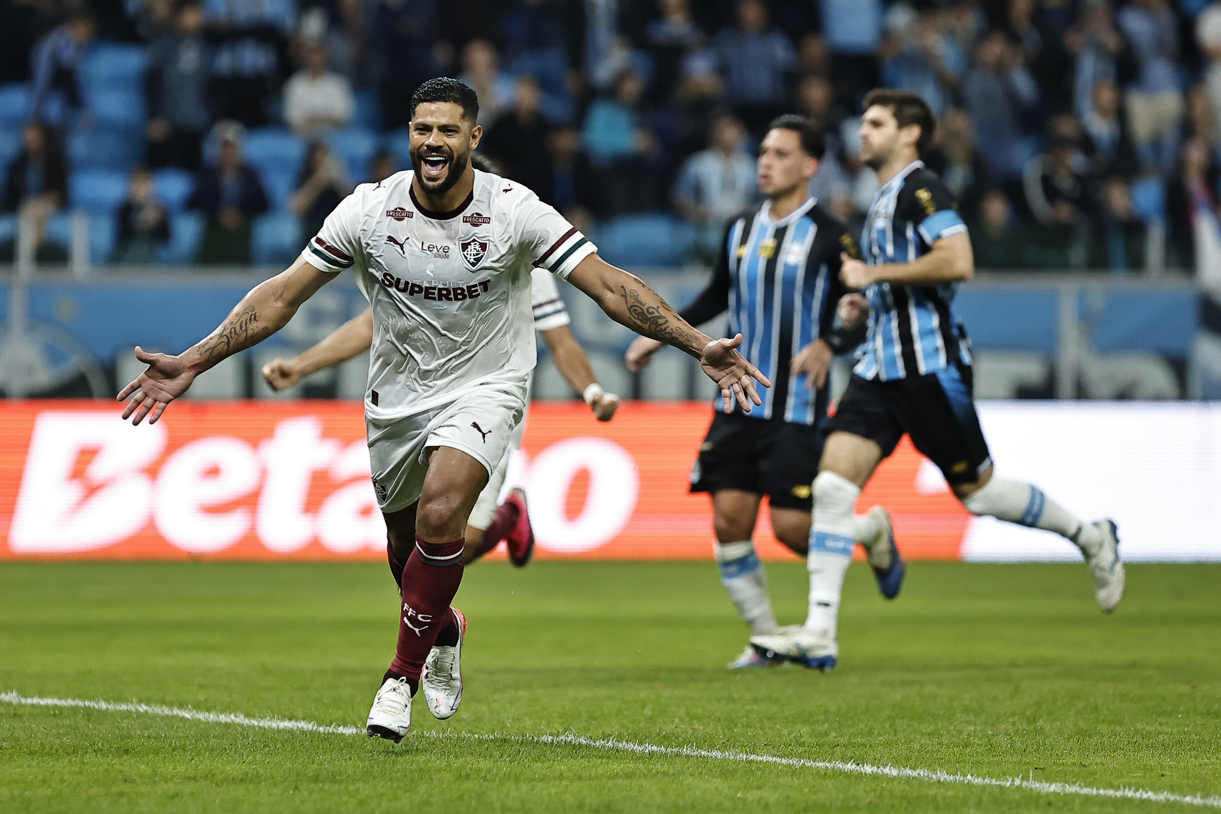 Fluminense cede empate ao Grêmio e mantém baixa produtividade ofensiva em campo