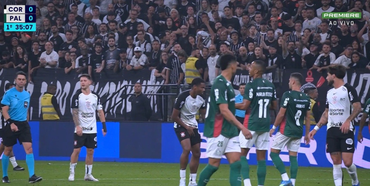 André Recebe Cartão Vermelho por Gesto Obsceno em Clássico entre Corinthians e Palmeiras