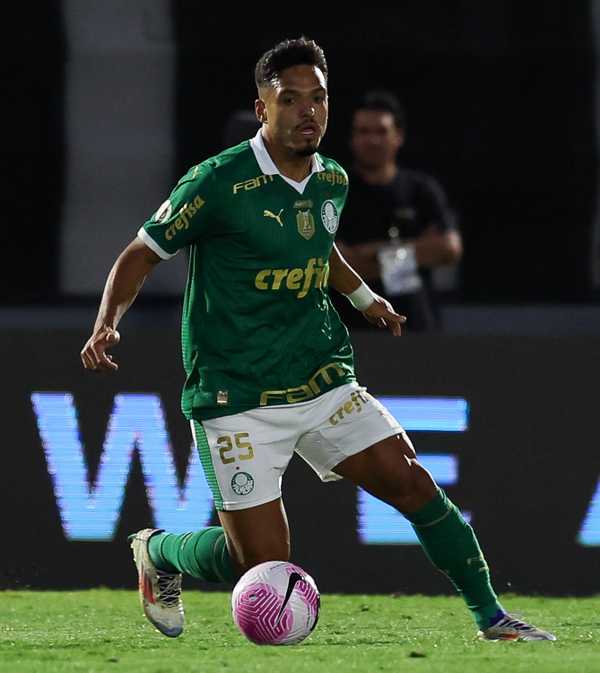 Árbitro justifica expulsão de Gabriel Menino por tapa em Lucas Cunha.