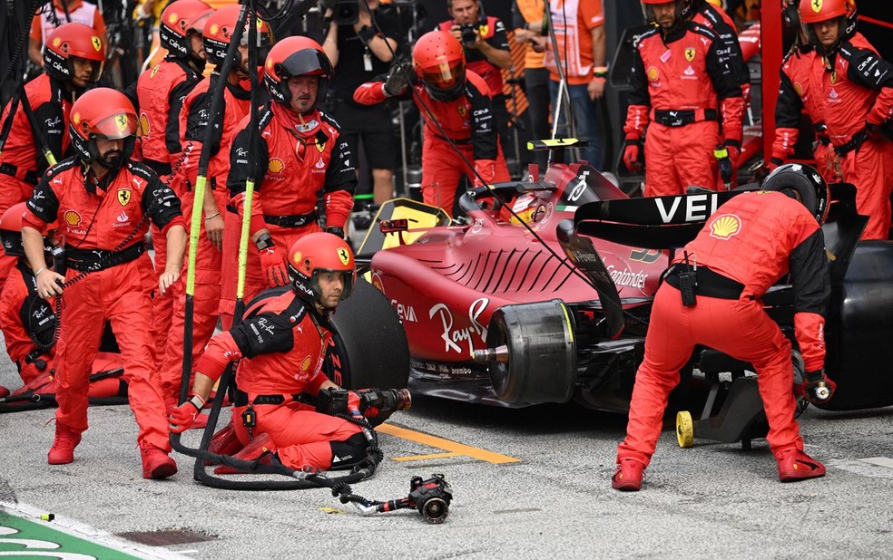 Ferrari projeta treino de 'mil pit-stops' para bater Red Bull na Fórmula 1  2023