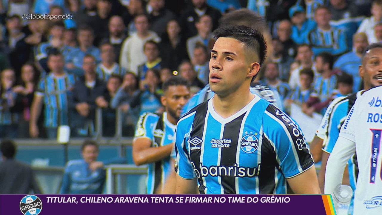 Aravena tenta se firmar no time do Grêmio