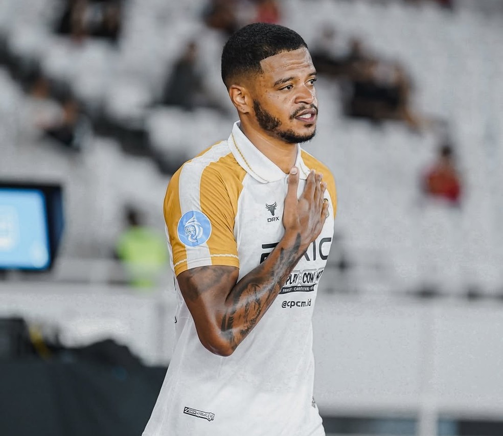 Alex Martins, atacante do Dewa United, da Indonésia — Foto: Alga Dwi Novianto