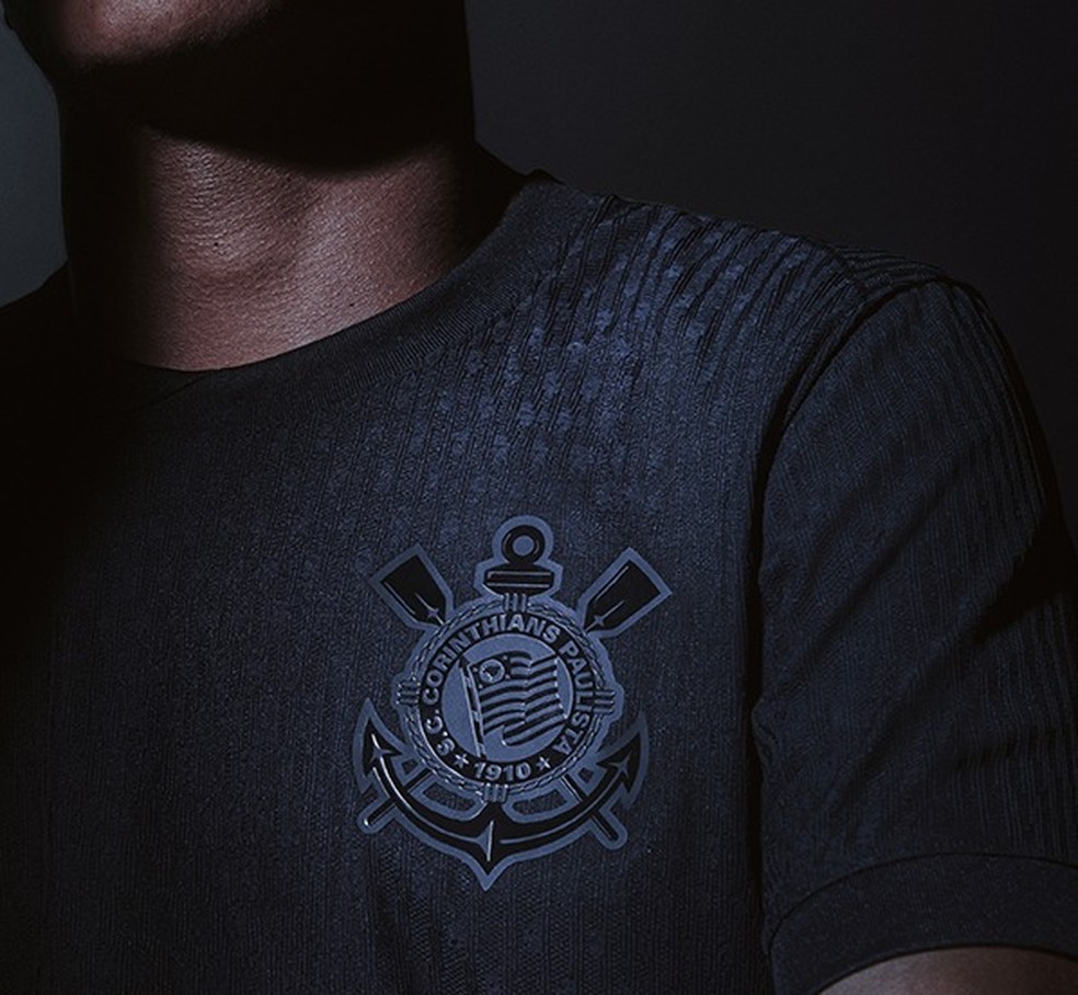 Nova camisa do Corinthians fez sucesso nas vendas na versão jogador  — Foto: Divulgação/Nike