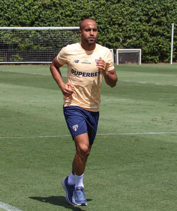 Destaques e desafios na reta final da fase de grupos do São Paulo