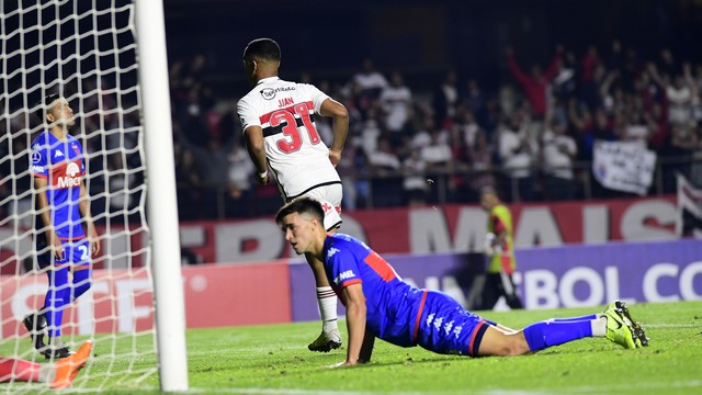 São Paulo x Tigre, gol de Juan