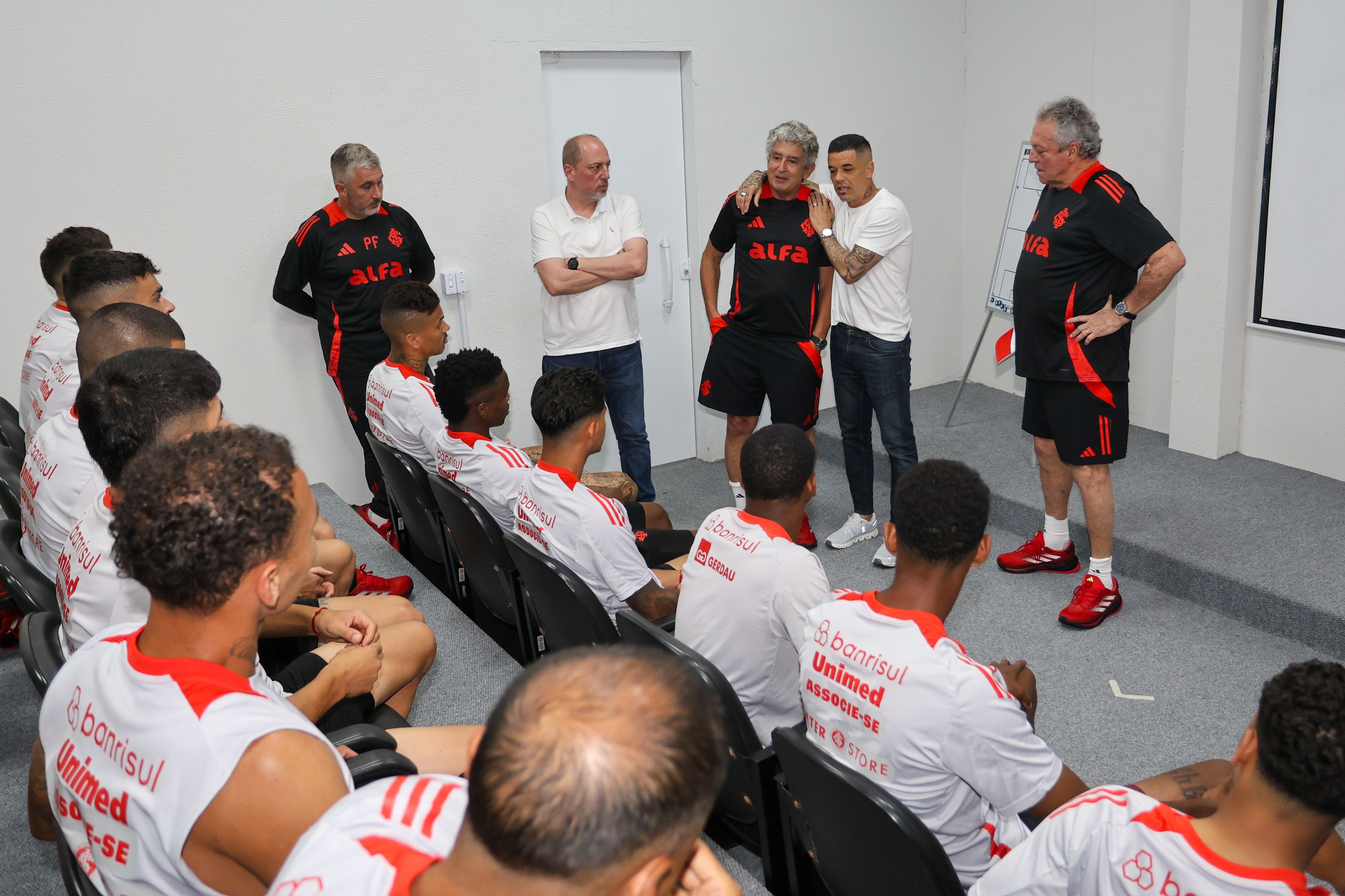 Inter recorre a empréstimo e quita valores com grupo  | Ge