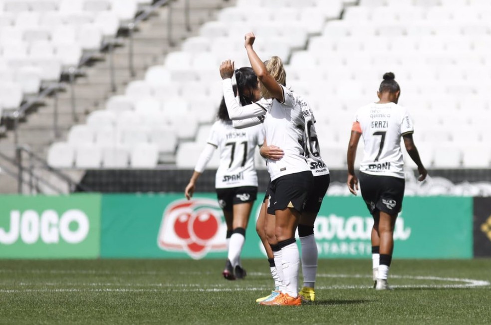 Brasileirão feminino: Corinthians vence Palmeiras no jogo de ida