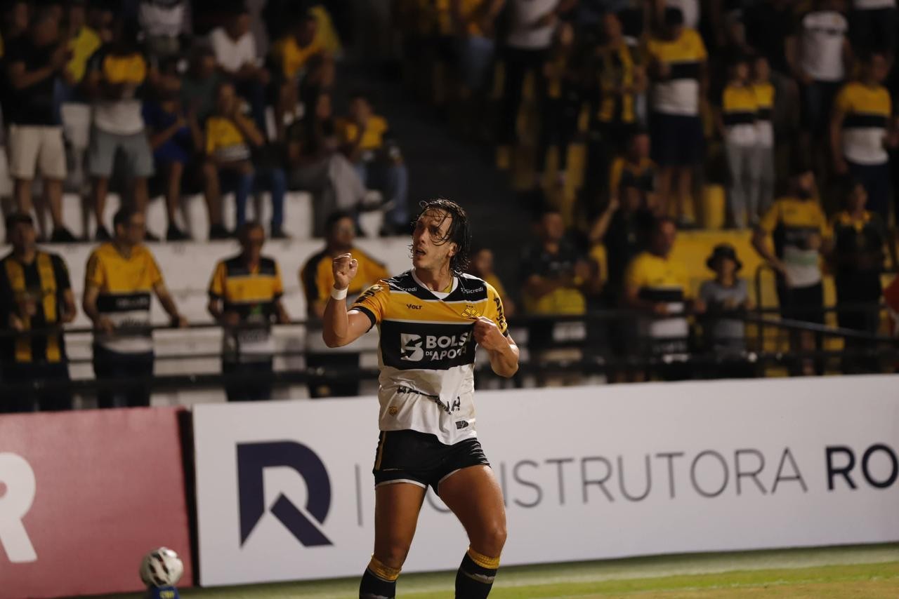 Buscando voltar a vencer, atacante do Criciúma frisa: "Ter equilíbrio e calma"