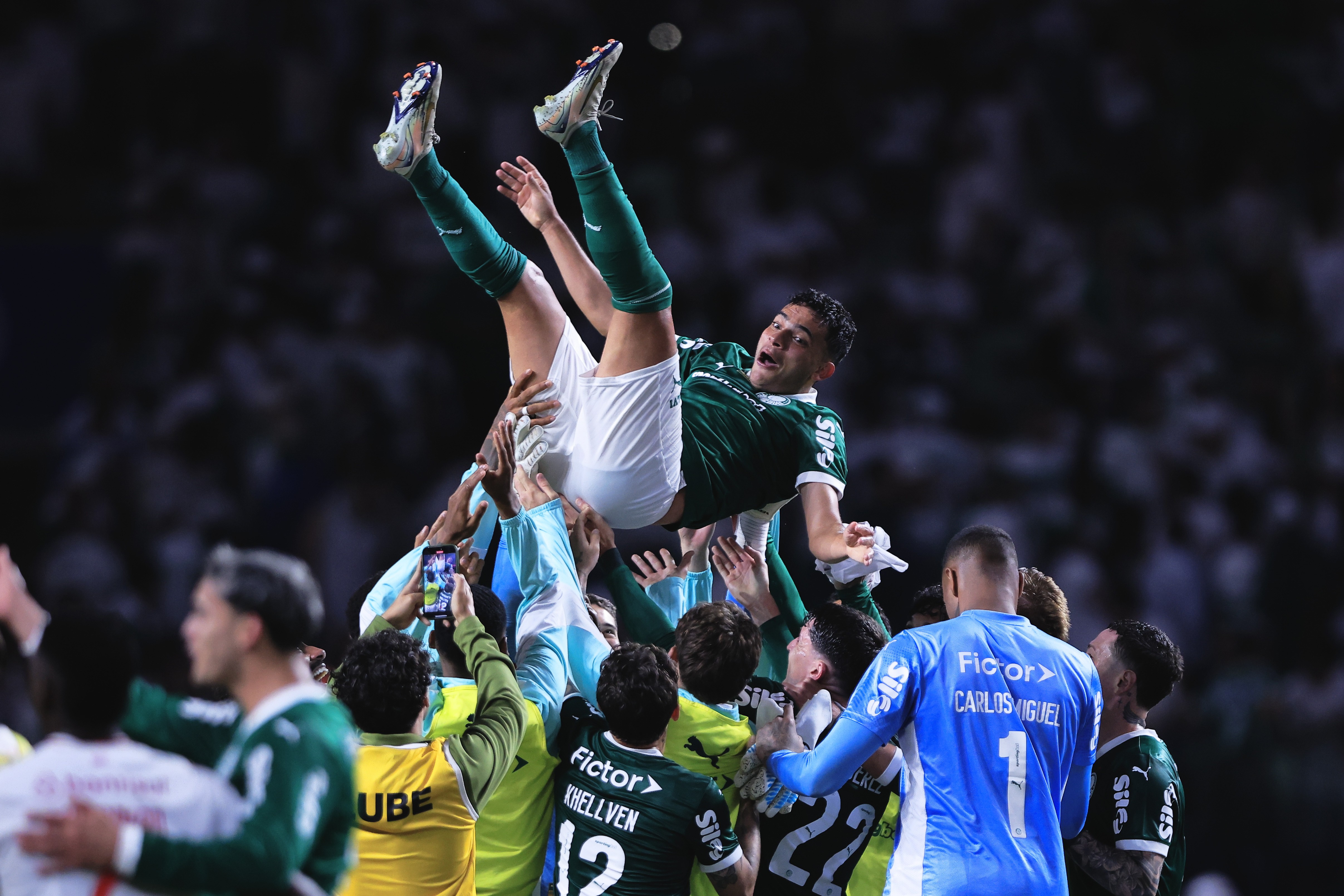 RETORNO EMOCIONANTE? Após quase dois anos, atacante reencontra o gramado e emociona o Allianz Parque