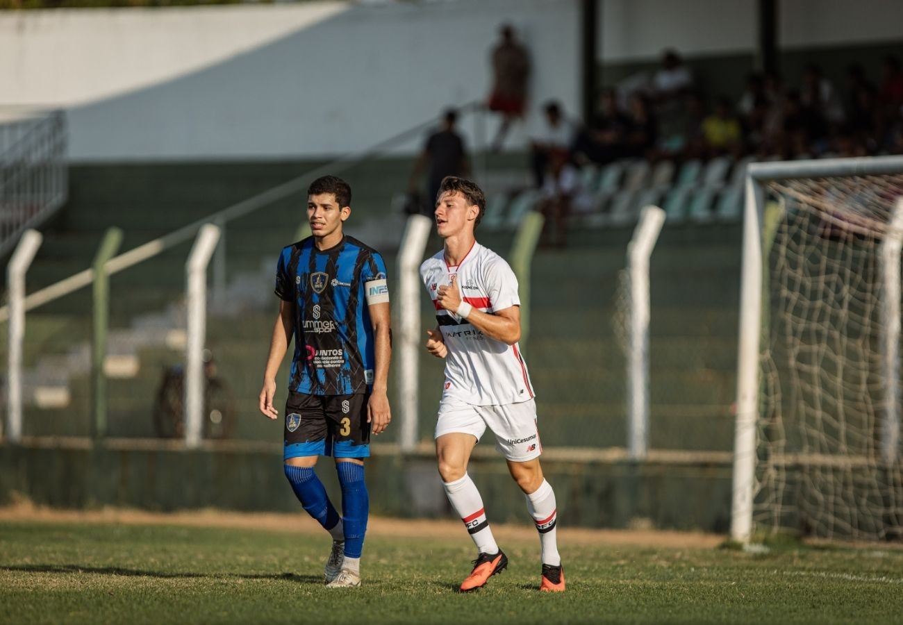 Com 18 relacionados, União fecha preparação em Cotia para encarar o São Paulo