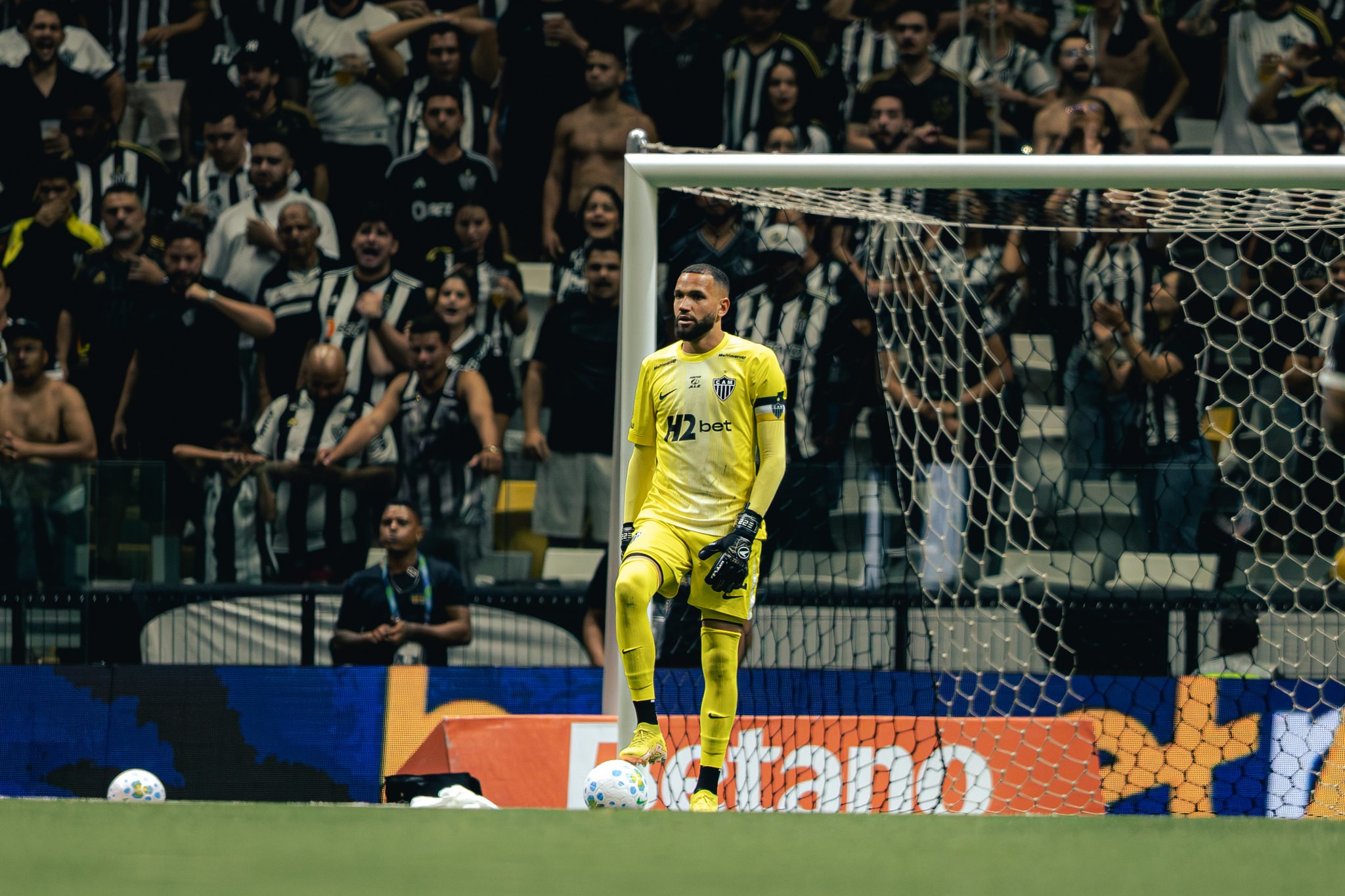 Entenda procedimento que fez Everson jogar com fratura no pé no Atlético-MG