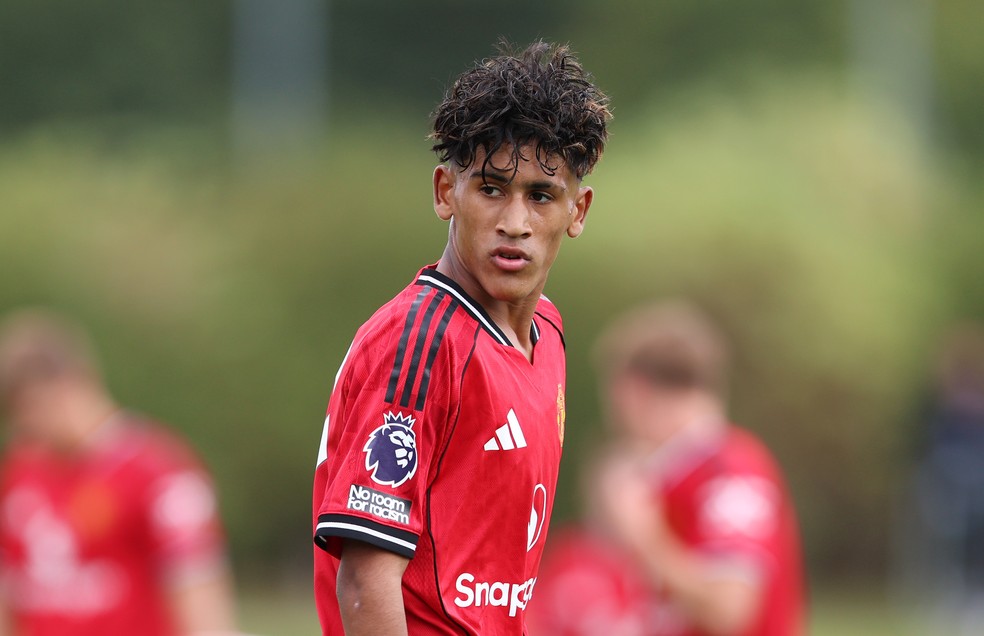 JJ Gabriel tem 15 anos e se destaca no time sub-18 do United.