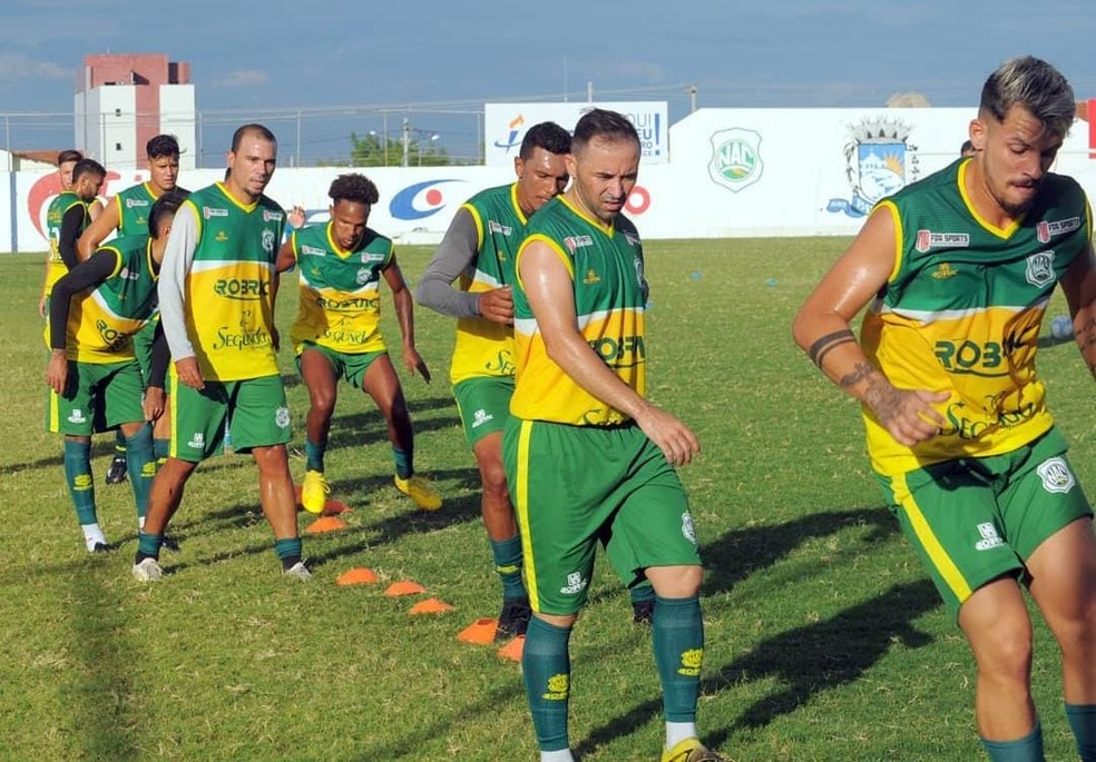 Nacional de Patos apresenta elenco para o Campeonato Paraibano