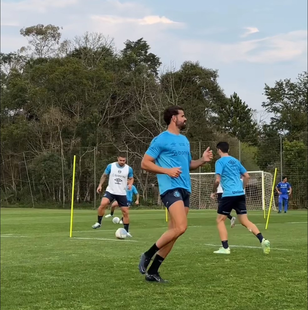 Diego Costa em treino do Grêmio — Foto: Reprodução/Instagram
