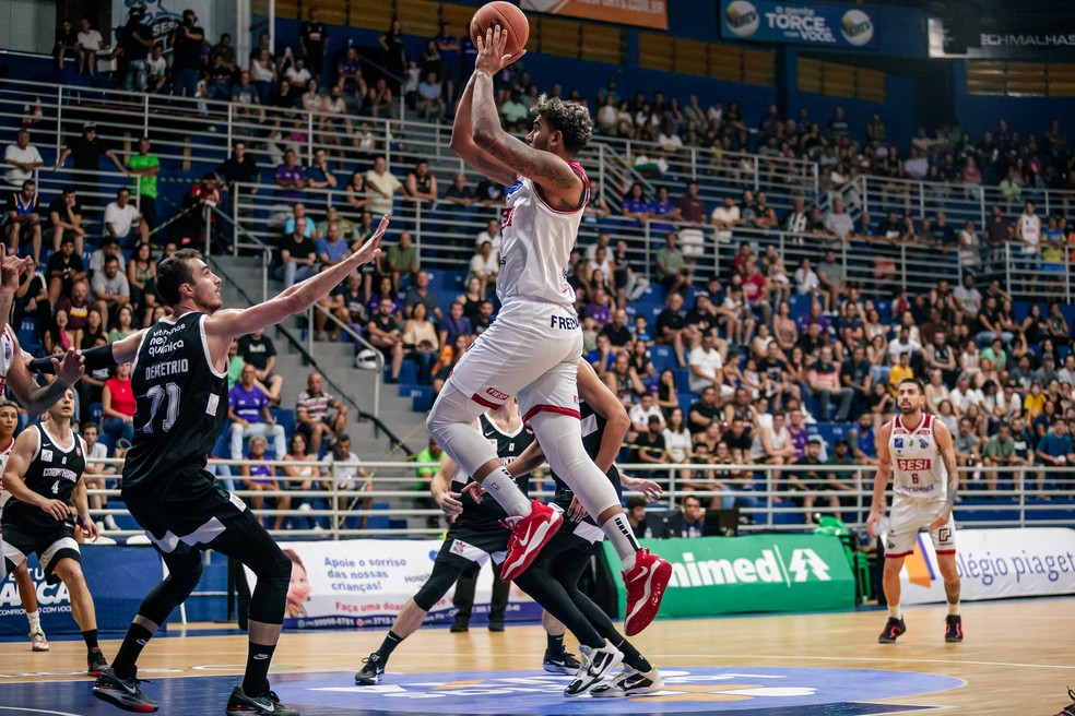 Lance de Franca x Corinthians pelo NBB 2023/24 — Foto: Marcos Limonti/Sesi Franca Basquete