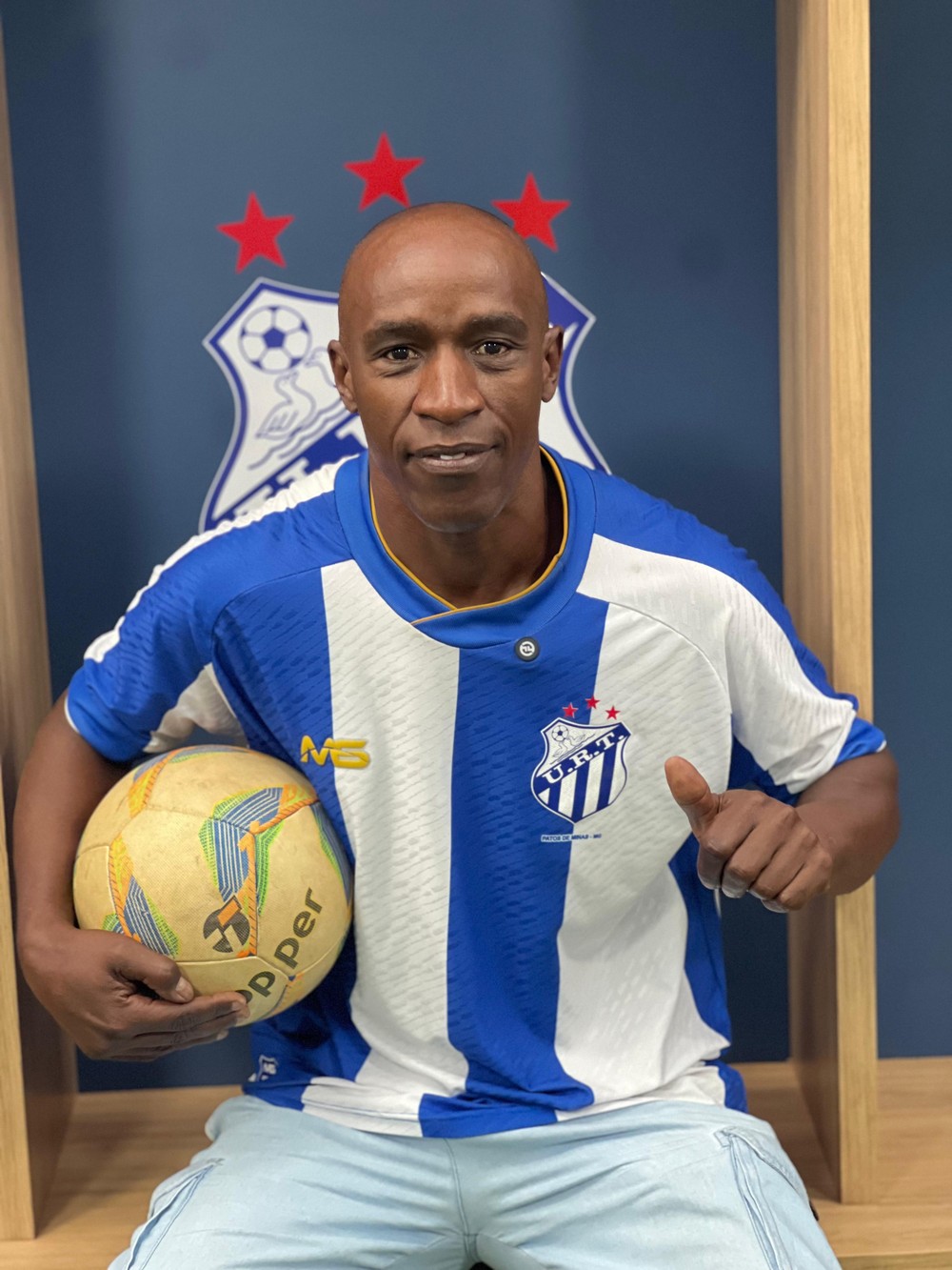 URT é líder do  Mineiro com jogador de 53 anos como destaque