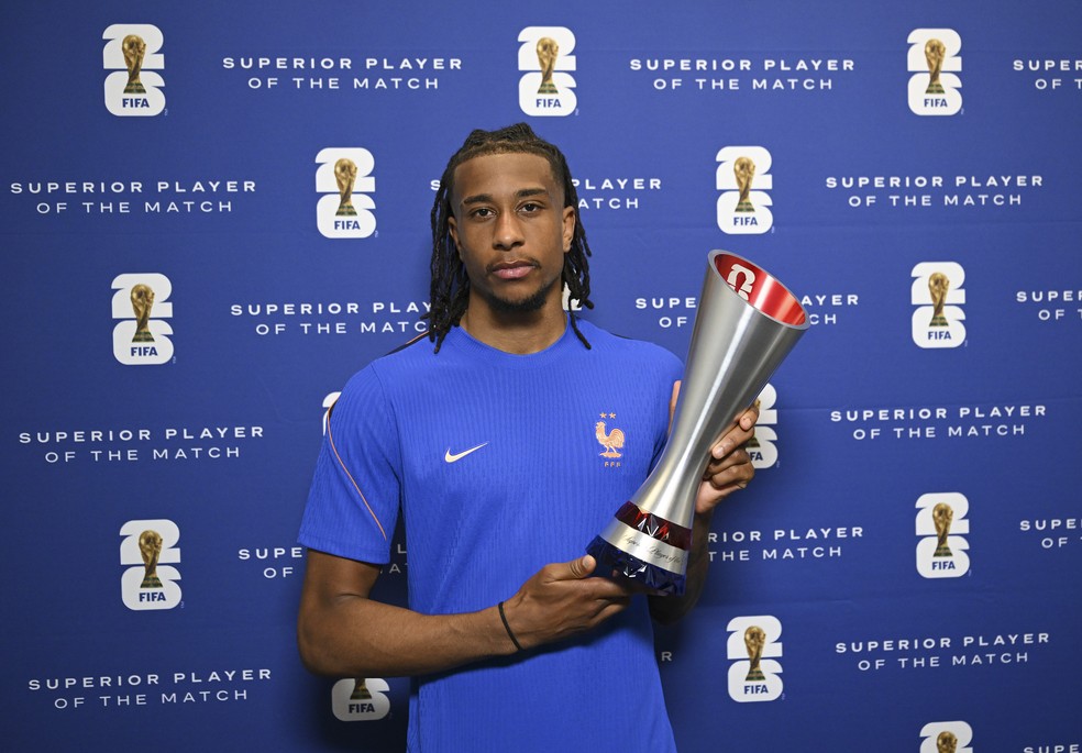 Olise eleito o melhor jogador em vitória da França — Foto: FIFA/FIFA via Getty Images