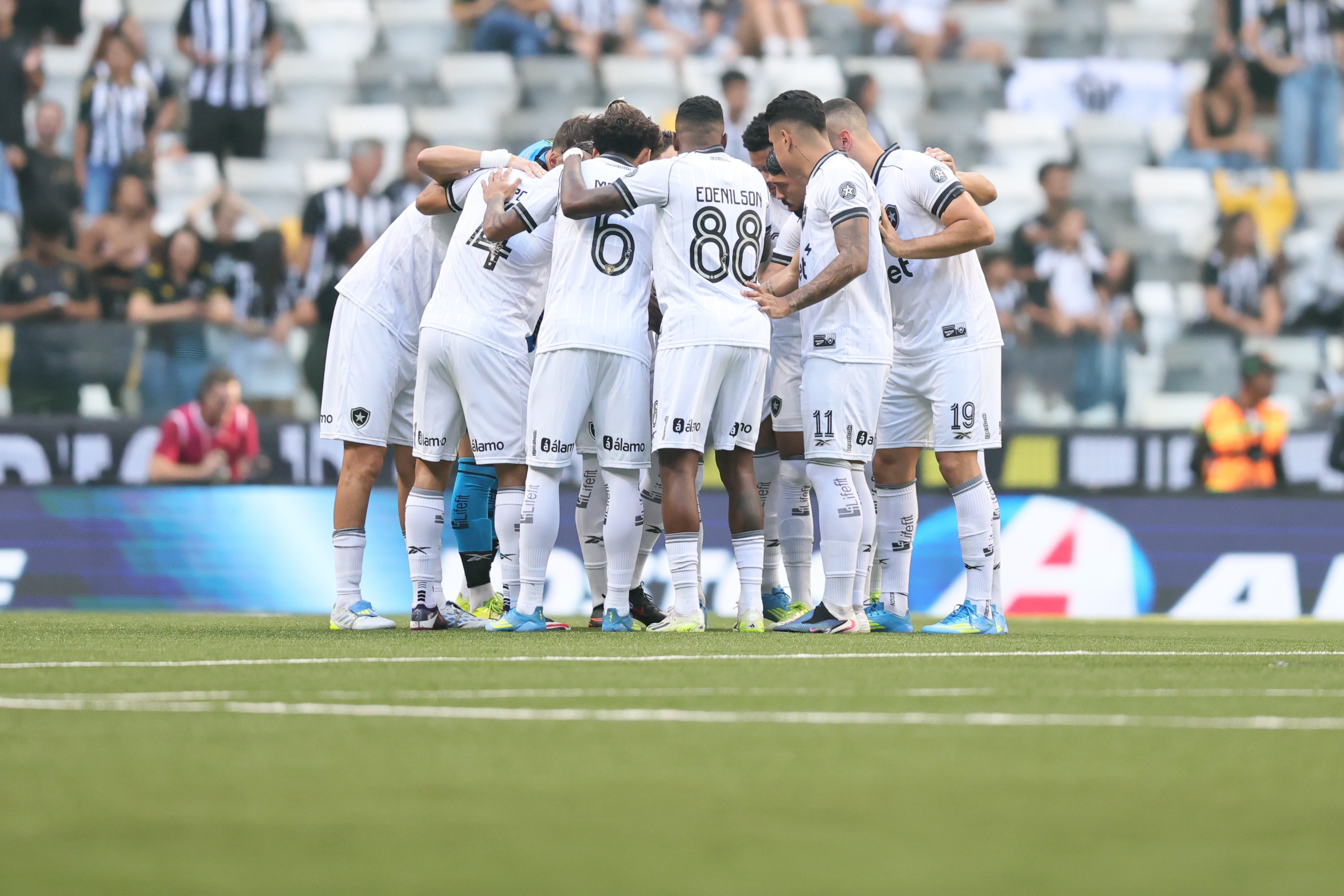 Atuações do Botafogo: Arthur Cabral marca, mas Neto é o melhor em empate; dê suas notas