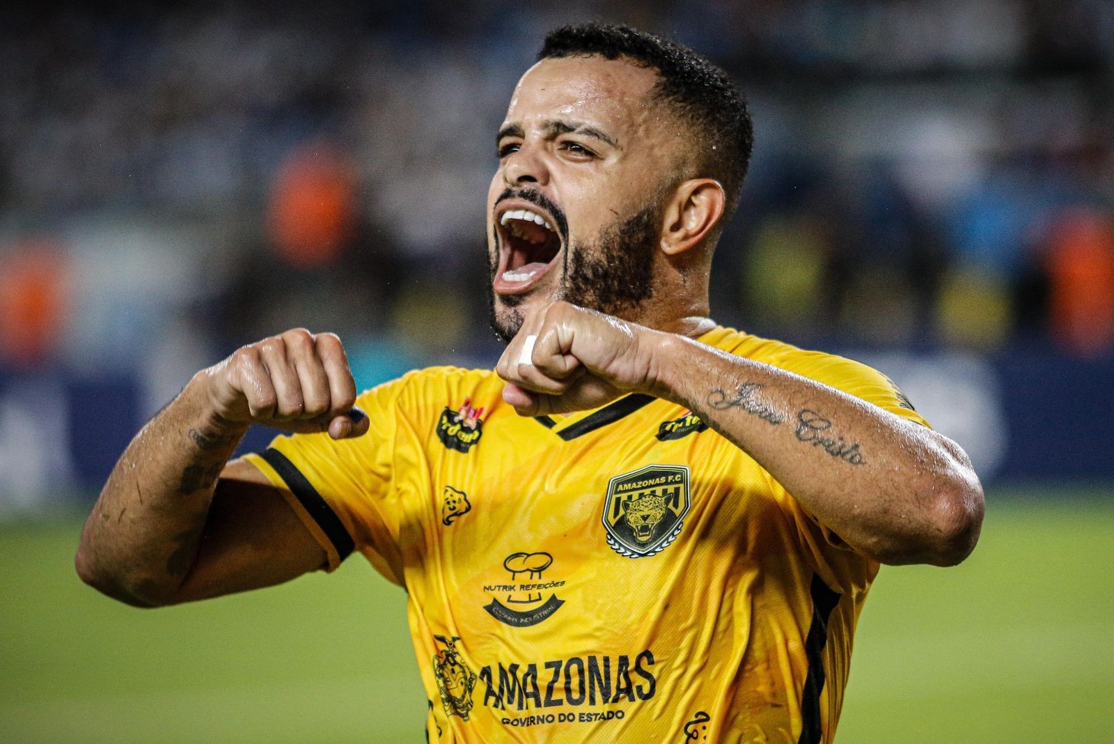 Rafael Tavares em ação com a camisa do Amazonas Futebol Clube