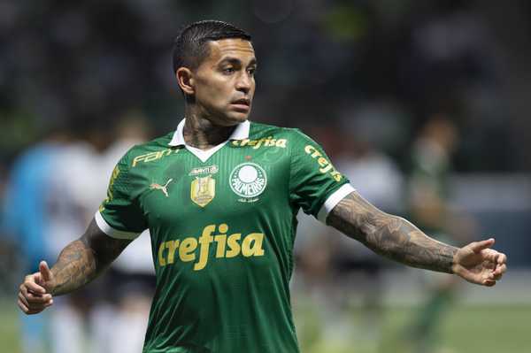 Cruzeiro espera rescisão de Dudu com o Palmeiras para concluir acerto.