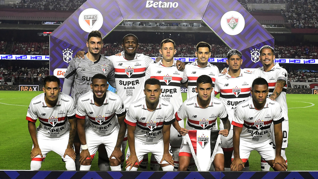 Time posado do São Paulo antes de jogo contra o Fluminense