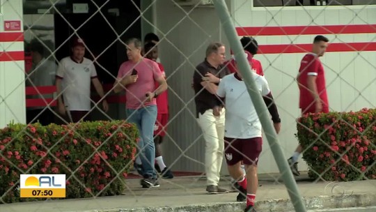 Mário Marroquim detalha conversa com Daniel Paulista para definir sua permanência no CRB - Programa: Globo Esporte AL 