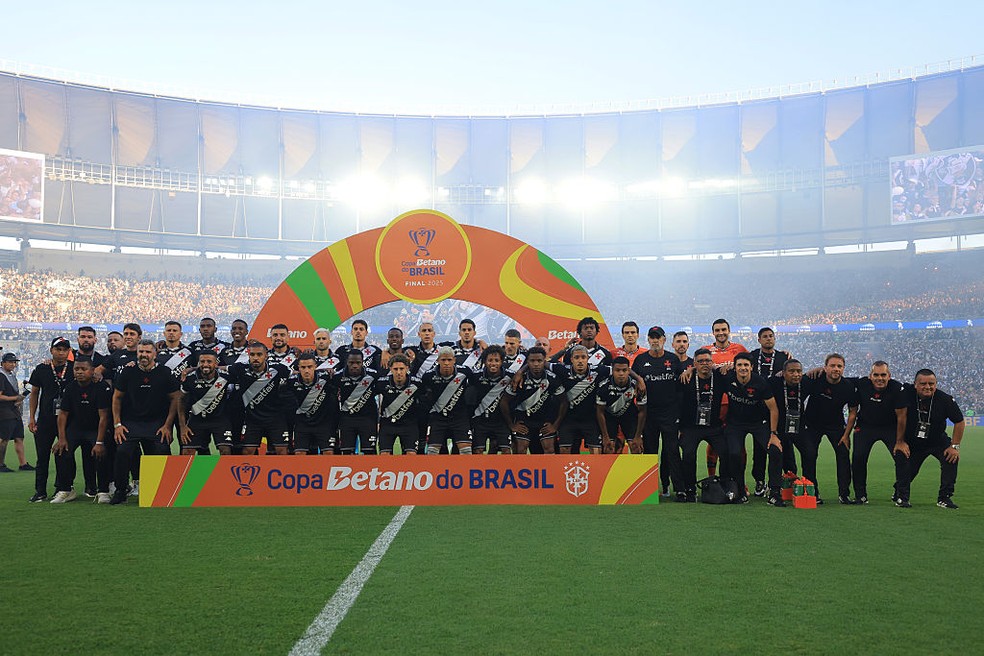 Elenco do Vasco posado na final da Copa do Brasil � Foto: Buda Mendes/Getty Images