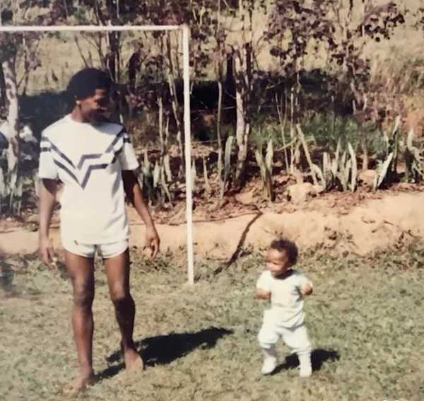 Pai de Danilo envia mensagem emocionante para reforço do Flamengo.