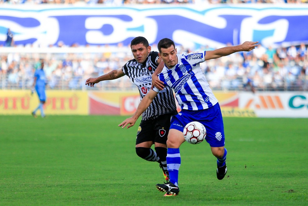 Último confronto entre CSA e Botafogo-PB foi pela Série C de 2017 — Foto: Ailton Cruz/Gazeta de Alagoas