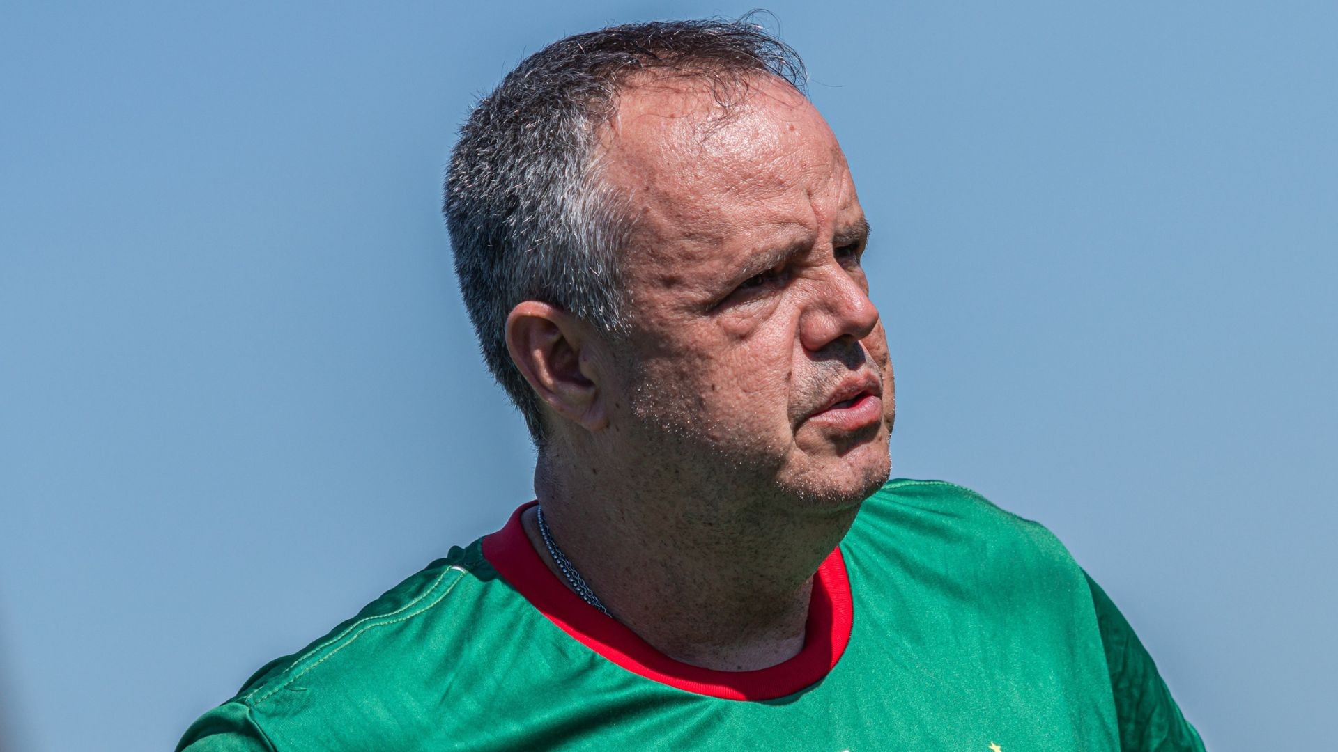 Boa Esporte demite treinador Alan George após derrota no Módulo 2 do Mineiro