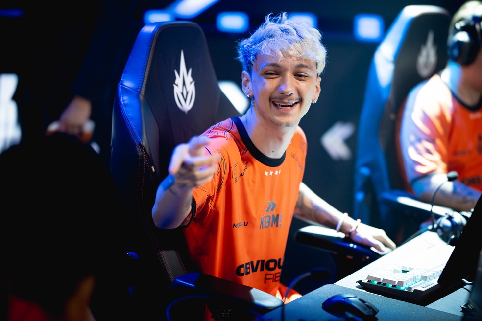 Netuno, jogador do time de LoL da KaBuM, antes de partida da 2ª rodada do 1º Split do CBLOL 2024 — Foto: Bruno Alvares/Riot Games