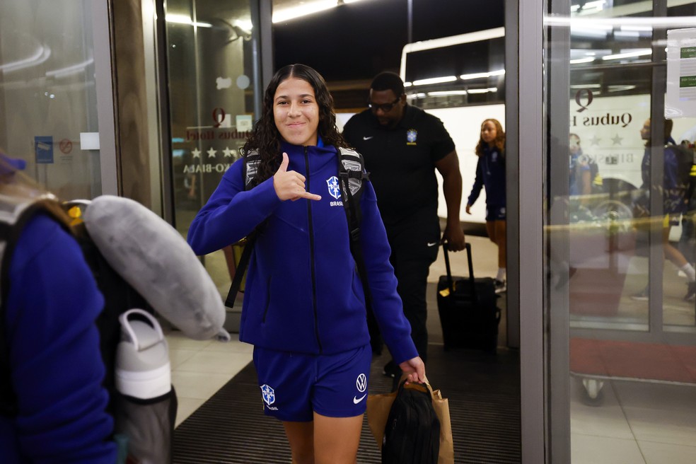 Dulce Maria está com a seleção brasileira sub-20 na Pol — Foto: Luciana Vermell/CBF