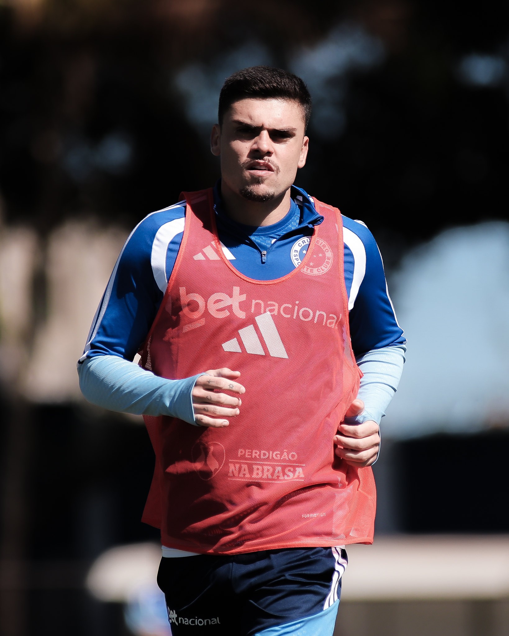 Novos reforços no BID: Cruzeiro aposta em Gabriel Rojas e Pec para desafio no Beira-Rio contra Internacional