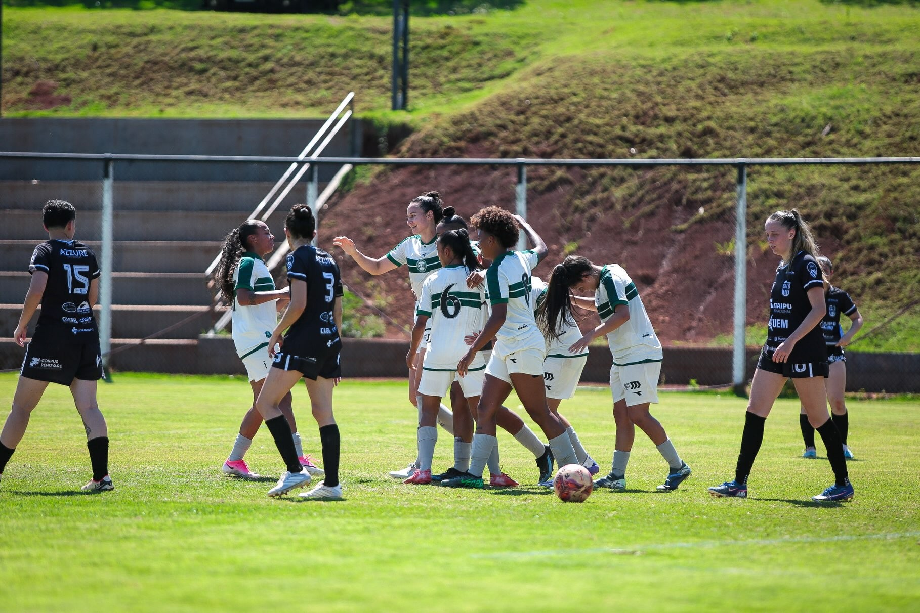 Paranaense Feminino 2026: Coritiba e Imperial/Athletico estreiam com goleadas