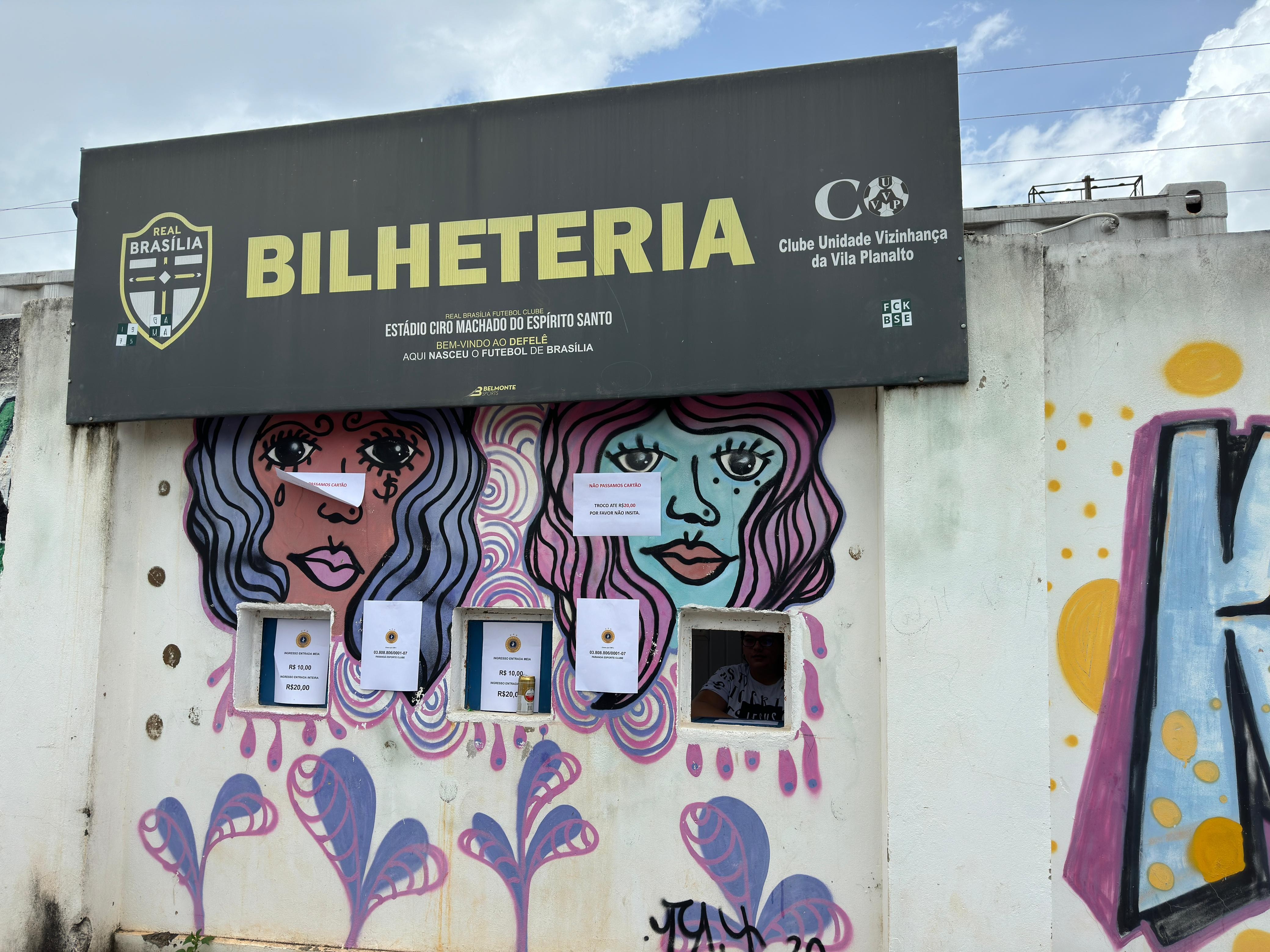 Um dia no Defelê, o estádio localizado no coração da Vila Planalto