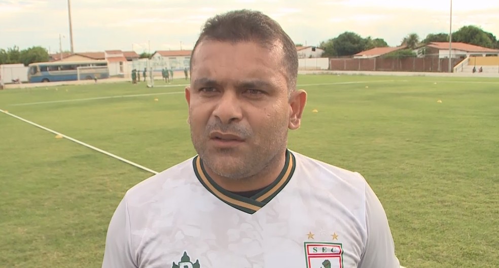 Renatinho Potiguar antes de um treino do Sousa — Foto: Reprodução / TV Paraíba