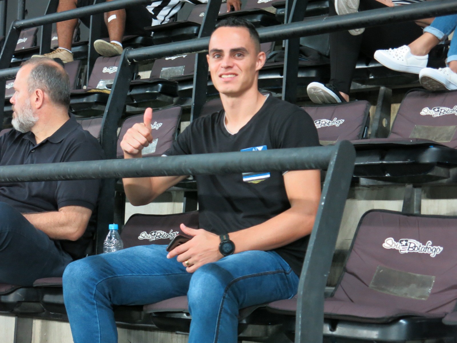 Botafogo aguarda documentação do CRB para anunciar Victor Rangel como ...