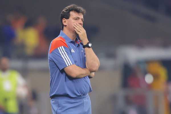 Primeiro técnico na era SAF do Cruzeiro não vence na trinca inicial.