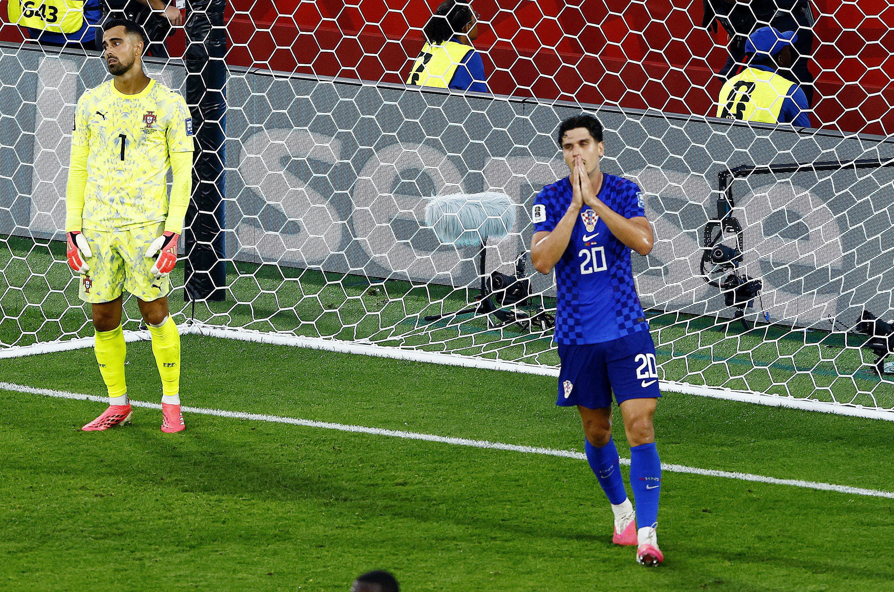 Redes se revoltam com acréscimos em jogo de Portugal e Croácia: "Está ganhando hora extra?"