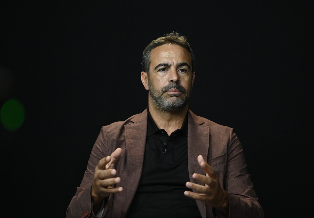 Feriado no Catar atrasa chegada de Artur Jorge ao Cruzeiro e presença em jogo vira dúvida