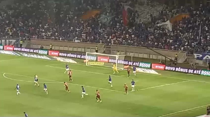 Torcida do Cruzeiro vaia time e xinga Rafael Cabral e Neris durante derrota  para o Flamengo; assista, cruzeiro