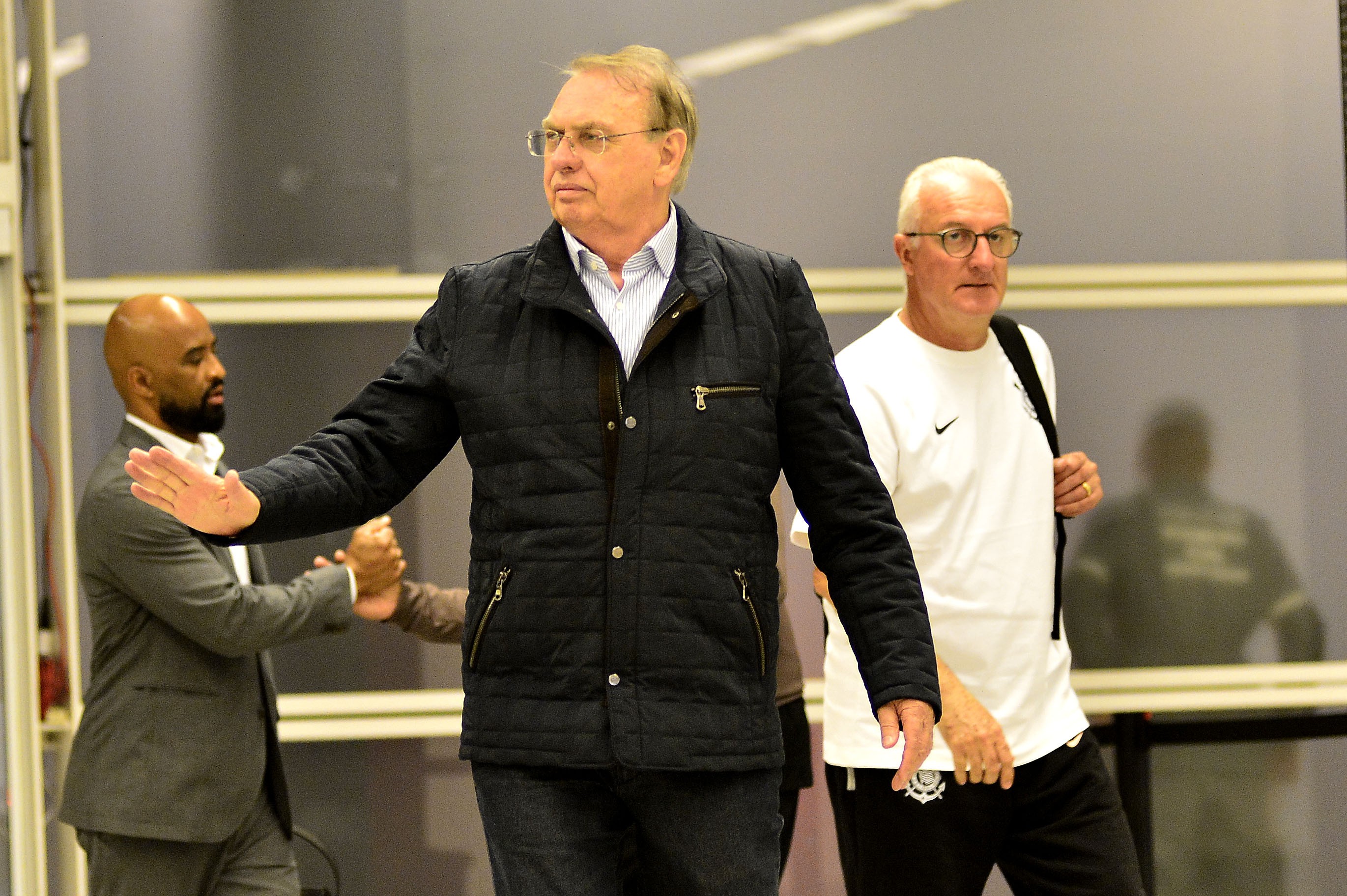 Corinthians enfrenta impasse com elenco e atrasa pagamentos por classificações na Copa do Brasil