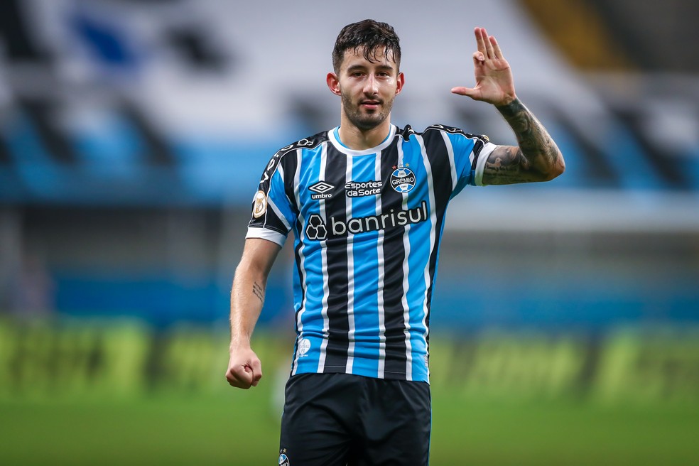 Villasanti comemora o gol do Grêmio na vitória diante do Inter — Foto: Lucas Uebel/Grêmio