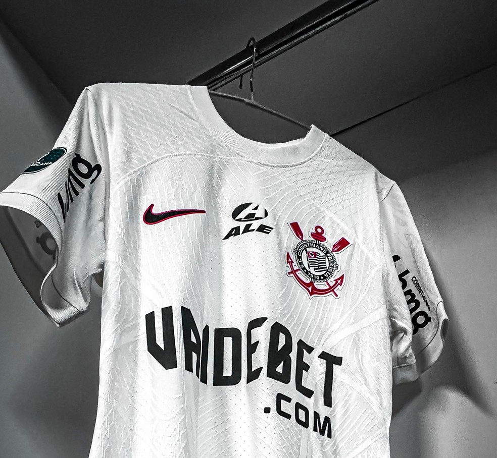 Camisa do Corinthians no vestiário da equipe — Foto: Rodrigo Coca / Ag.Corinthians