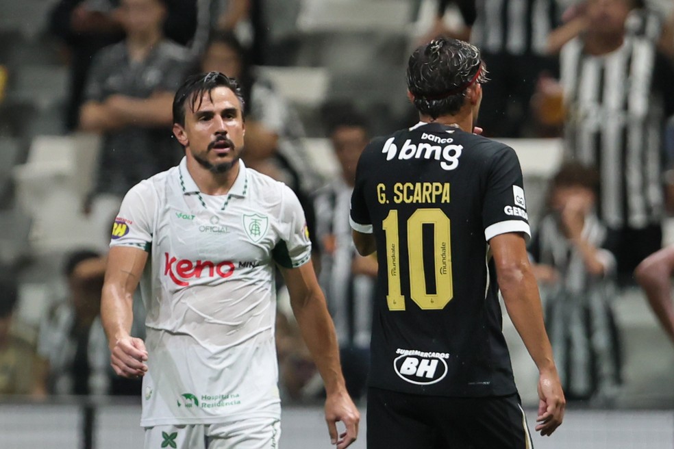 Willian Bigode durante Atlético-MG x América_MG — Foto: Gilson Lobo/AGIF