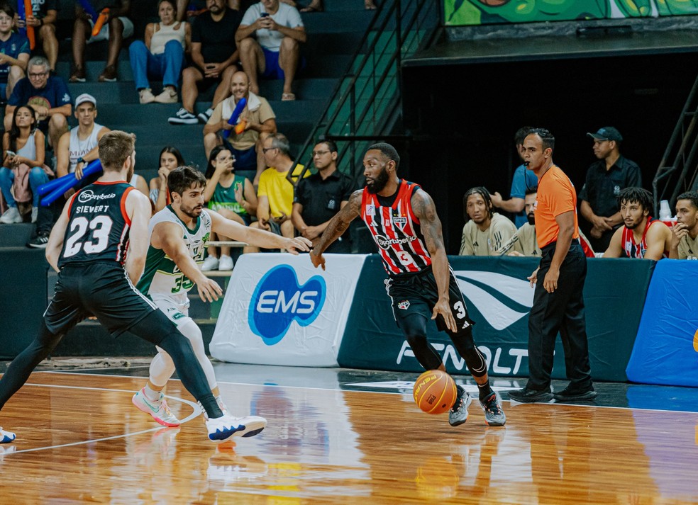 Bauru Basket e São Paulo se enfrentaram pela primeira fase do NBB — Foto: Andrews Clayton/Bauru Basket