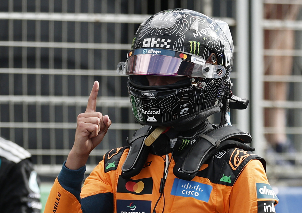 Lando Norris comemora a vitória no GP da Holanda de F1 2026 — Foto: Benoit Tessier/Reuters