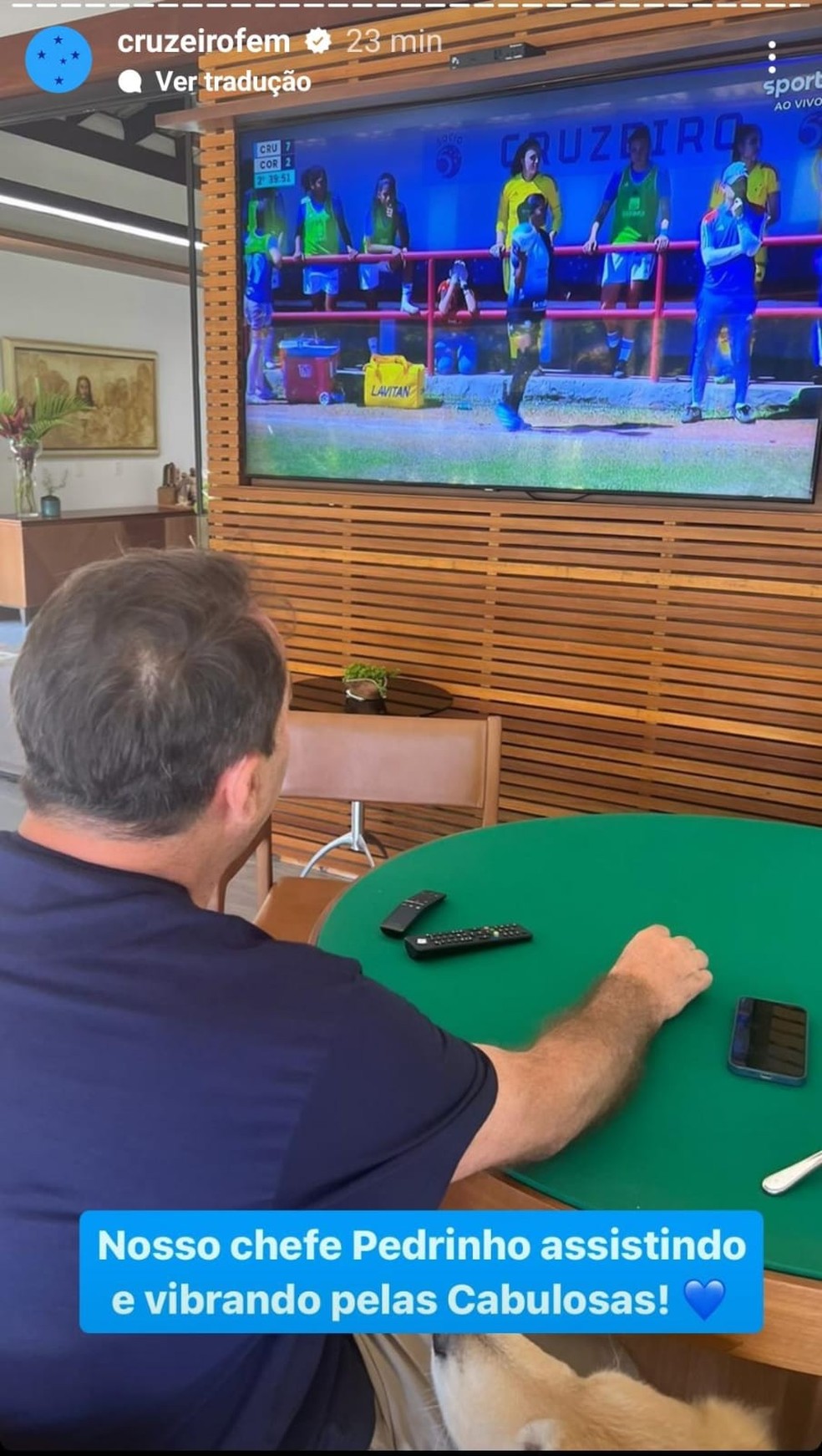 Dono do Cruzeiro, Pedro Lourenço acompanha a goleada das Cabulosas sobre o Corinthians — Foto: Redes sociais