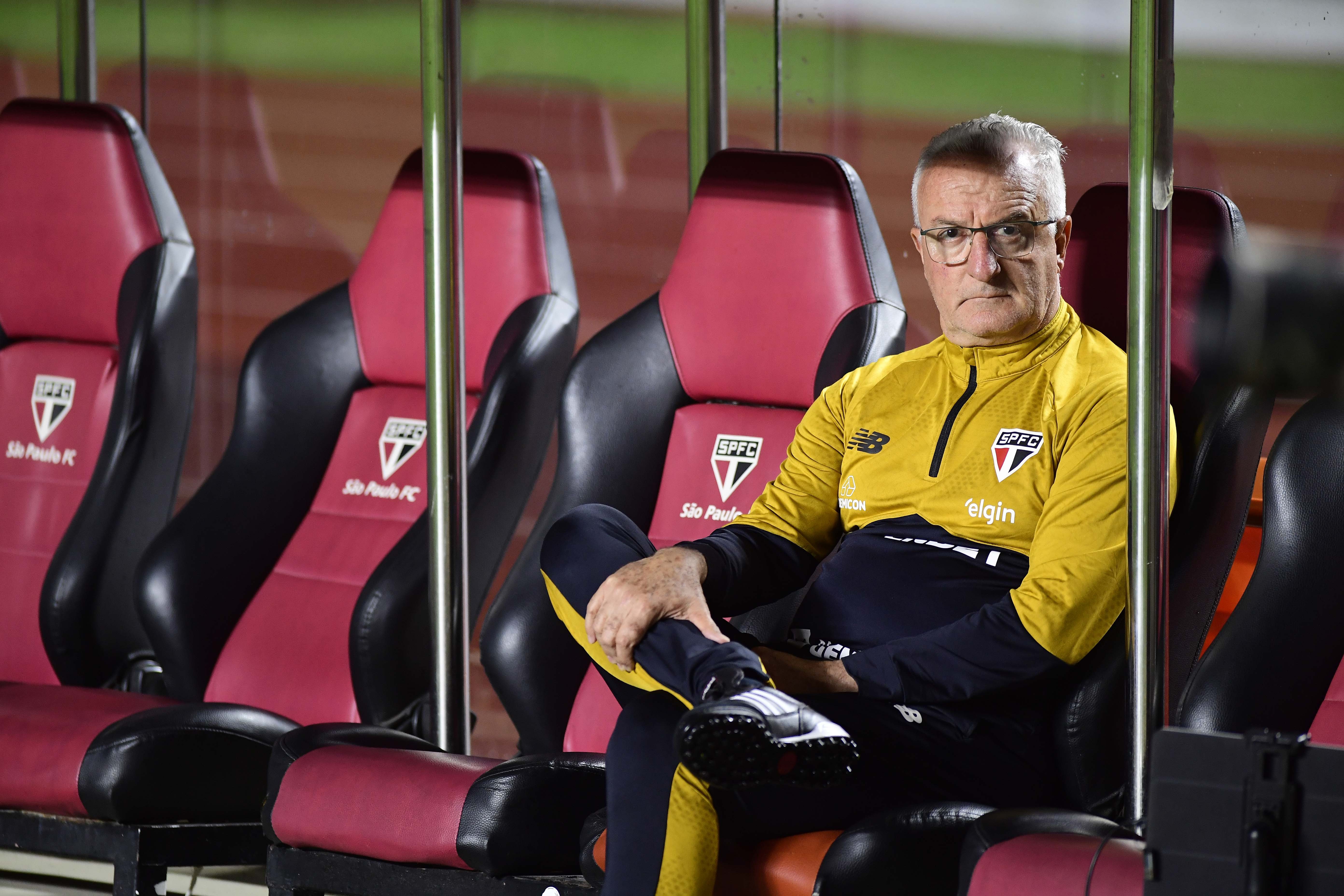 Dorival exalta torcida do São Paulo: "Acreditaram no momento mais complicado"