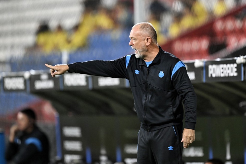 Mano Menezes projeta mudança no Brasileirão — Foto: ERNESTO BENAVIDES / AFP